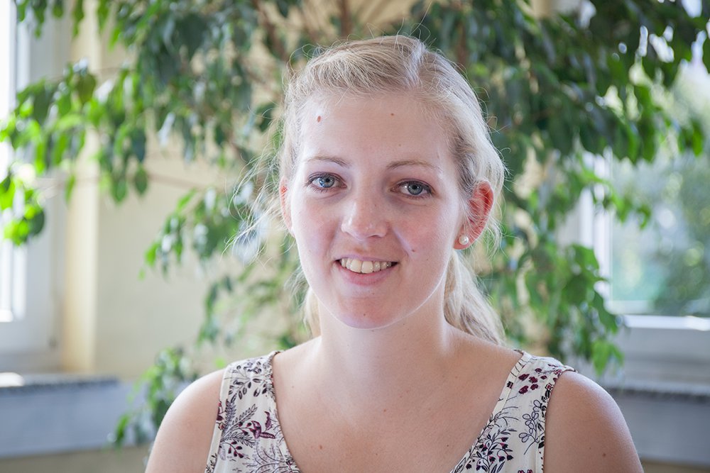Ansprechpartner Nicole Gerstner, Büro